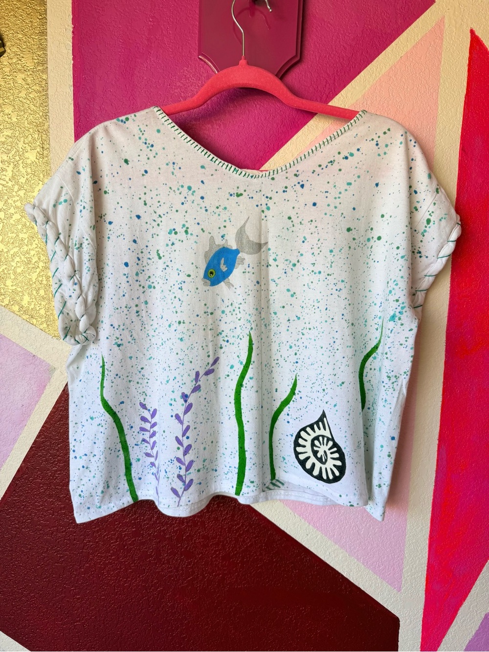 Beach Short-Sleeve Fish Print Tee - Nautical Resort ready - Picture 4 of 7
